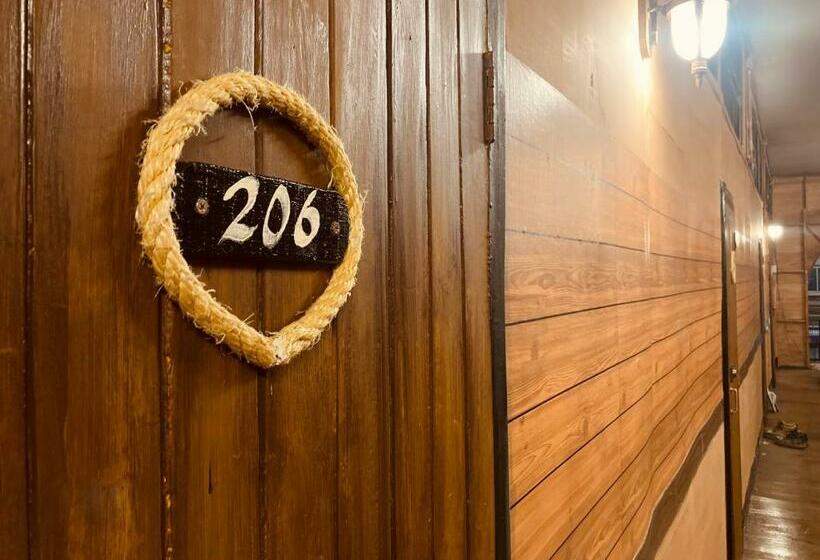 ホテル โรงแรมคุ้มเดช   Koomdech