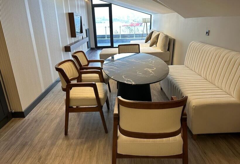 هتل 216 Bosphorus Suite