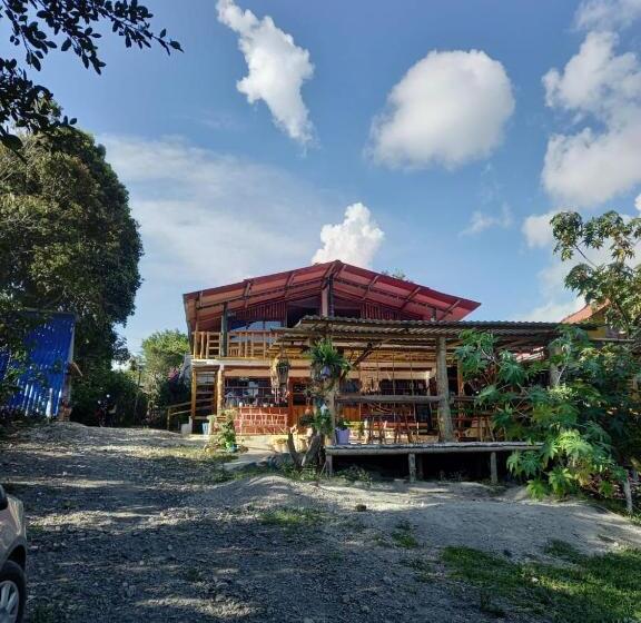 Eco Hotel Manu Viajeros