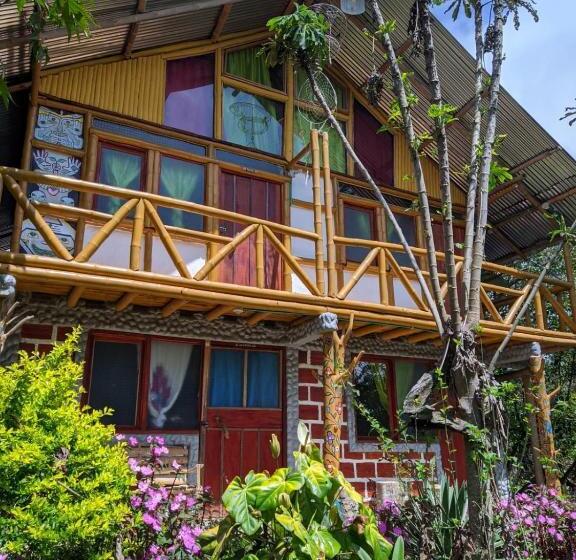 Eco Hotel Manu Viajeros