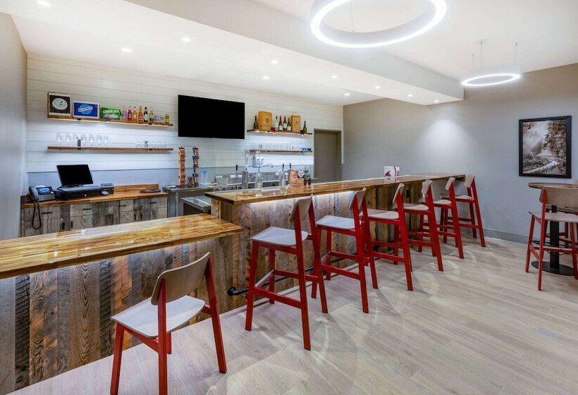 هتل Americinn By Wyndham Mountain Home