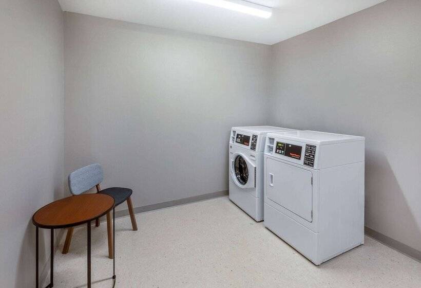 هتل Americinn By Wyndham Mountain Home