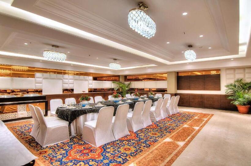 Отель Best Western Plus Chandigarh Mohali