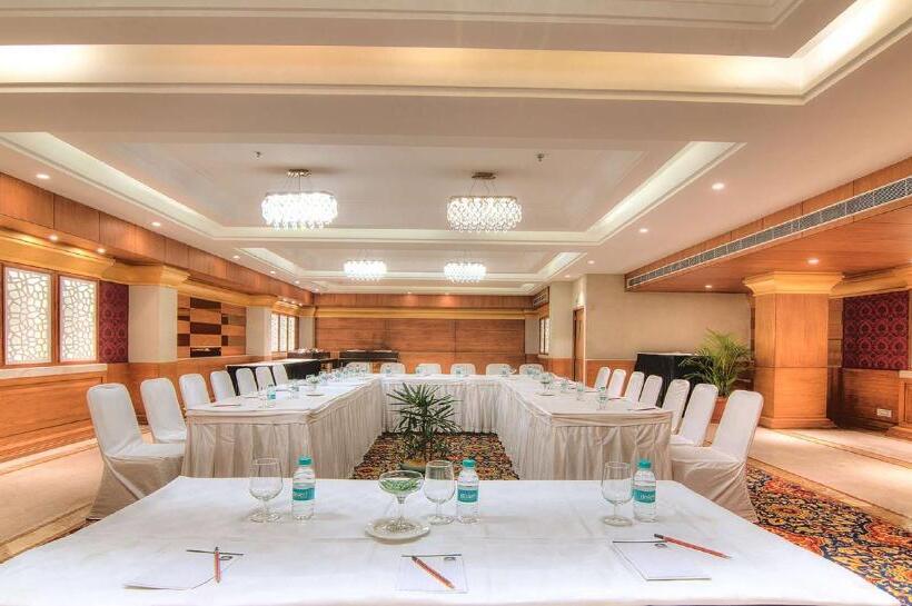 Отель Best Western Plus Chandigarh Mohali