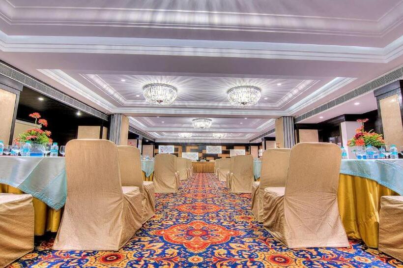 Отель Best Western Plus Chandigarh Mohali