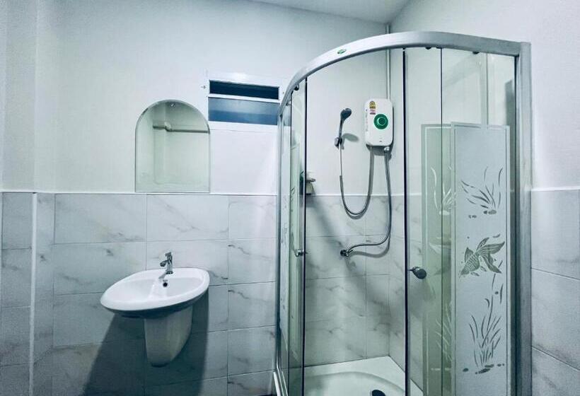 فندق C Code Resort