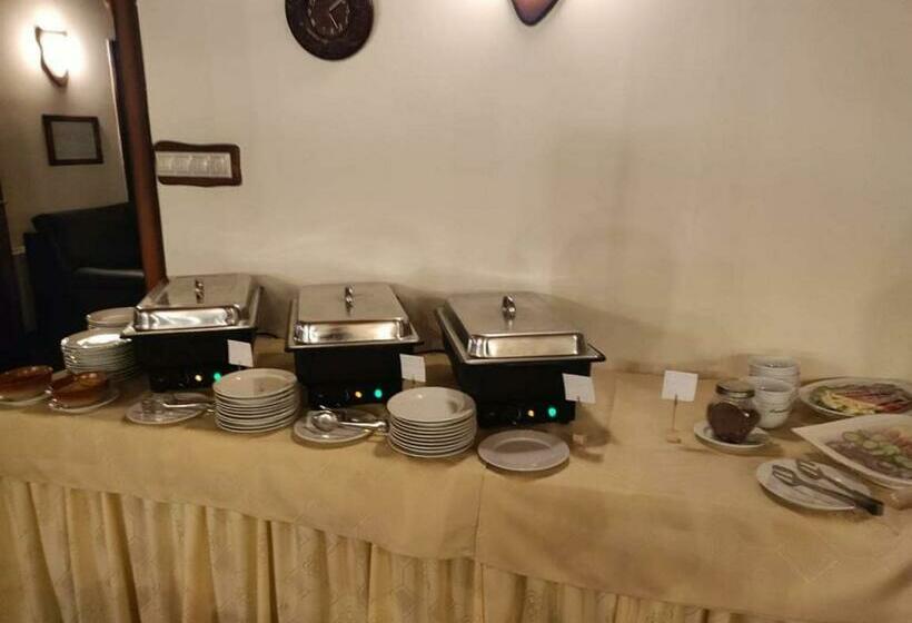 בית מלון כפרי Camelot Club