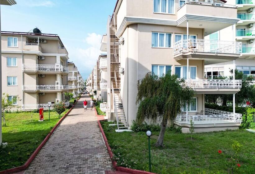 בית מלון כפרי Club Wasa Holiday Village