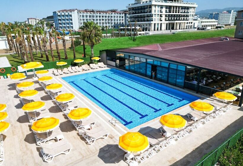 בית מלון כפרי Club Wasa Holiday Village