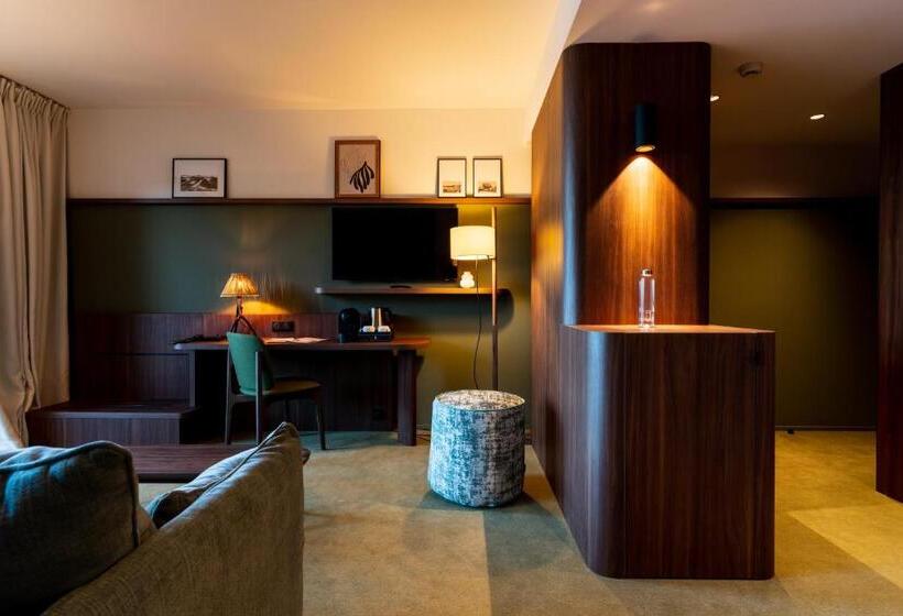 هتل Hôtel Roz Marine Thalasso Resort