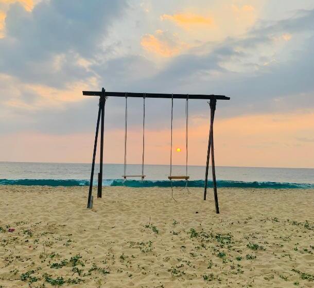 Kavin Beach Hotel Hikkaduwa