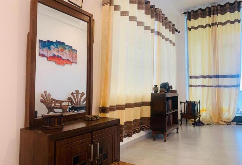 Kavin Beach Hotel Hikkaduwa