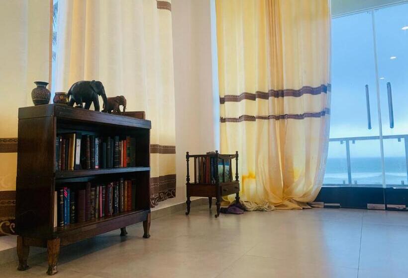 Kavin Beach Hotel Hikkaduwa