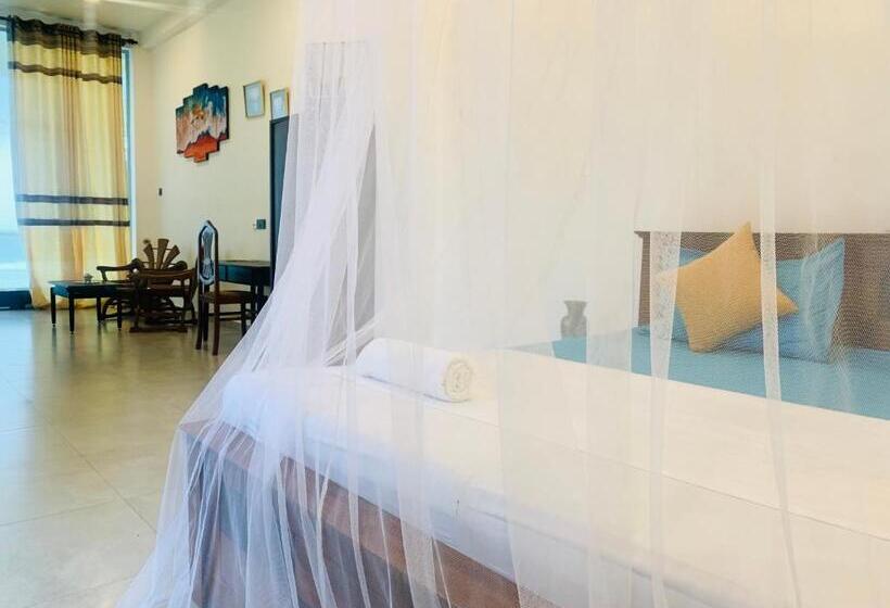 Kavin Beach Hotel Hikkaduwa