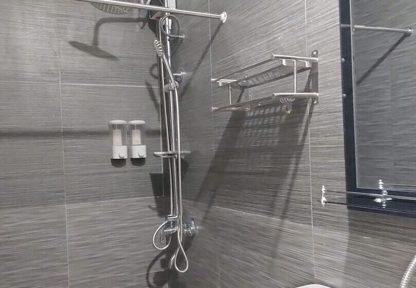 هتل King Rapid Rise