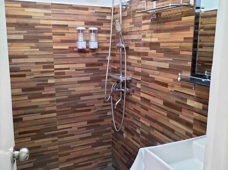 هتل King Rapid Rise