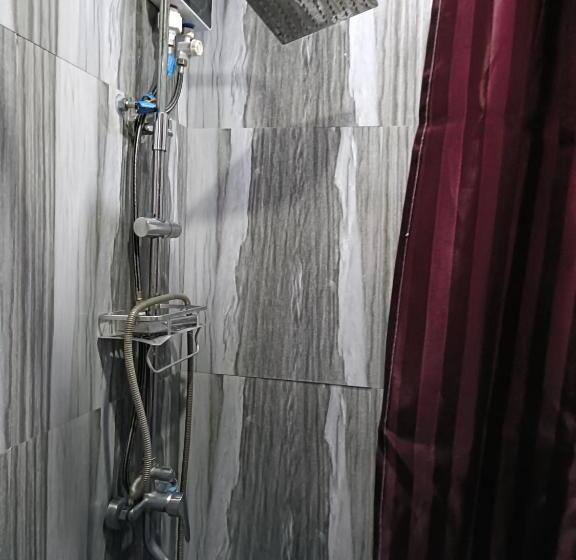 هتل King Rapid Rise