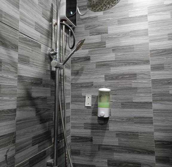 هتل King Rapid Rise