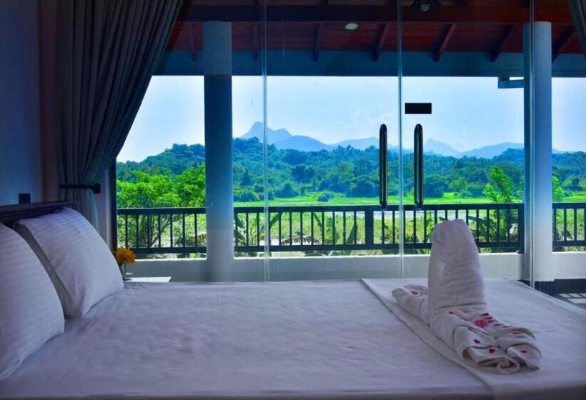 ホテル Margosa Mountain Villa