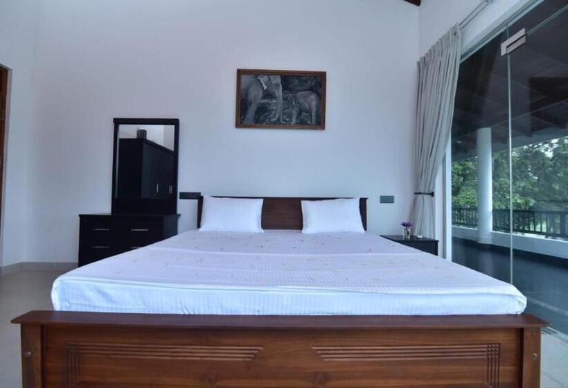 ホテル Margosa Mountain Villa