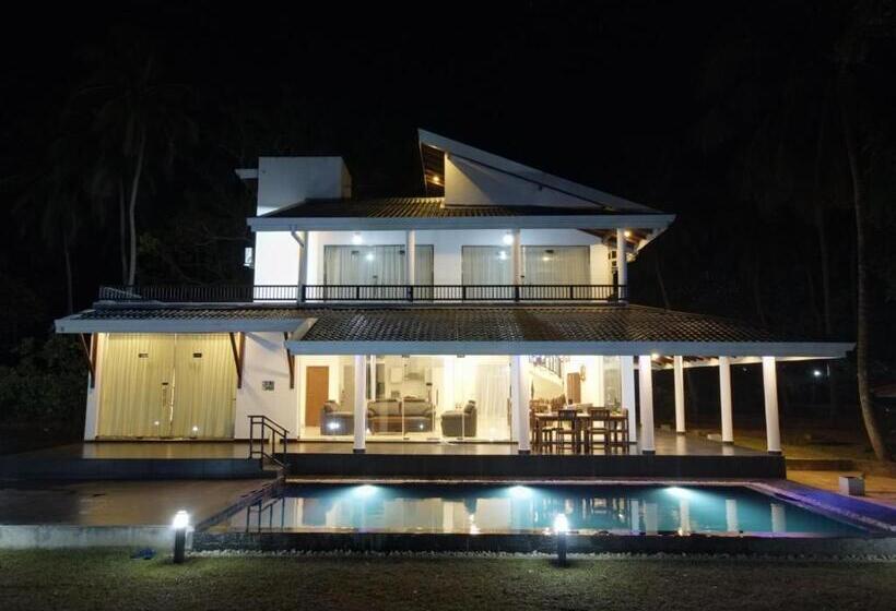 בית מלון כפרי Margosa Mountain Villa