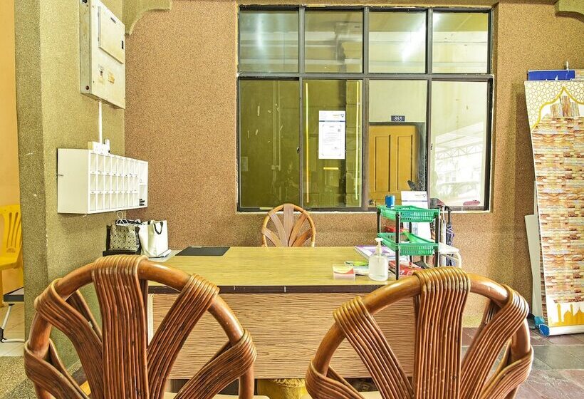 فندق Oyo 90706 Empire Inn 2