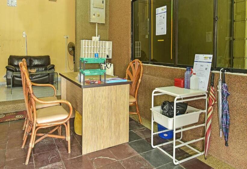 فندق Oyo 90706 Empire Inn 2