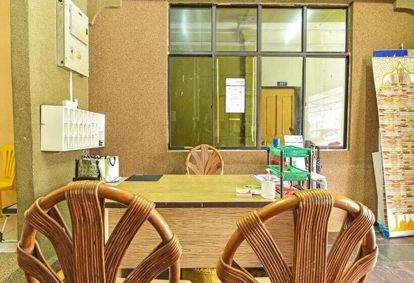 فندق Oyo 90706 Empire Inn 2