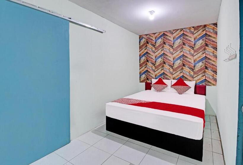 호텔 Oyo 92032 Utama  & Karaoke