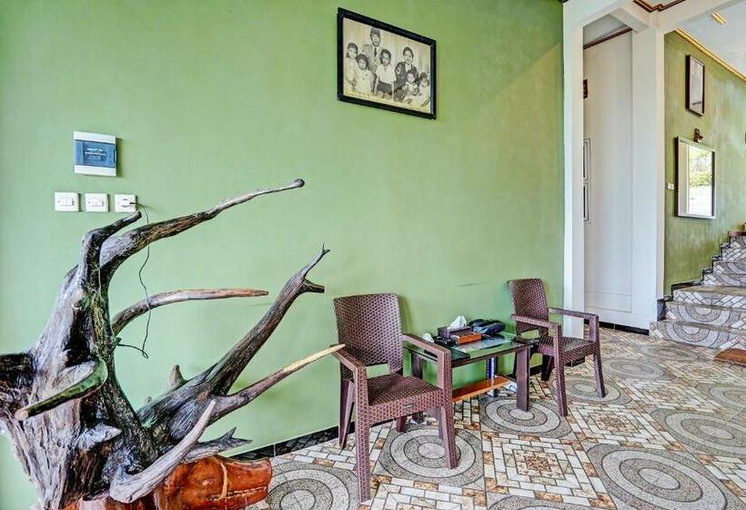 בית מלון כפרי Oyo 92049 D Jamus Resort Telaga Ngebel