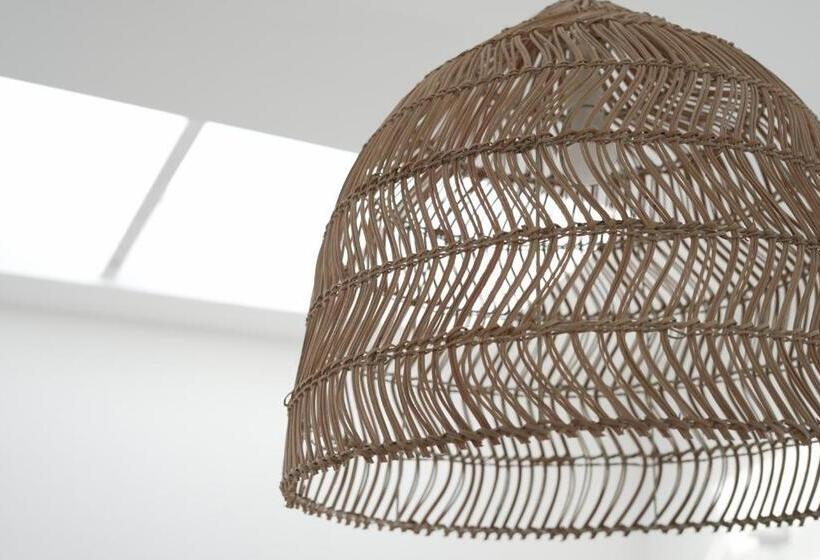 Отель Perle House