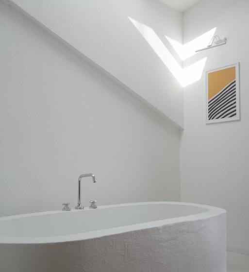 Отель Perle House