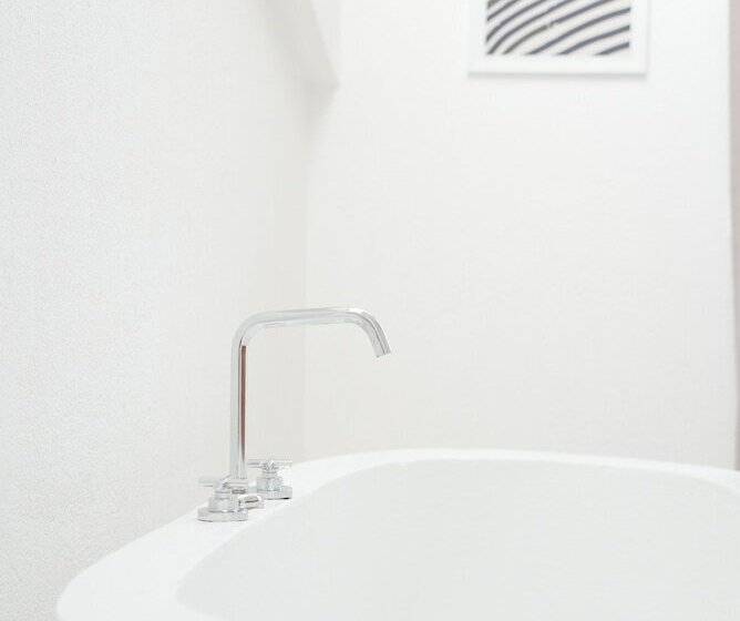 Отель Perle House