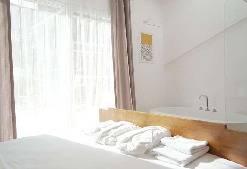 Отель Perle House