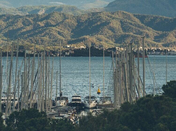 Отель Perle House