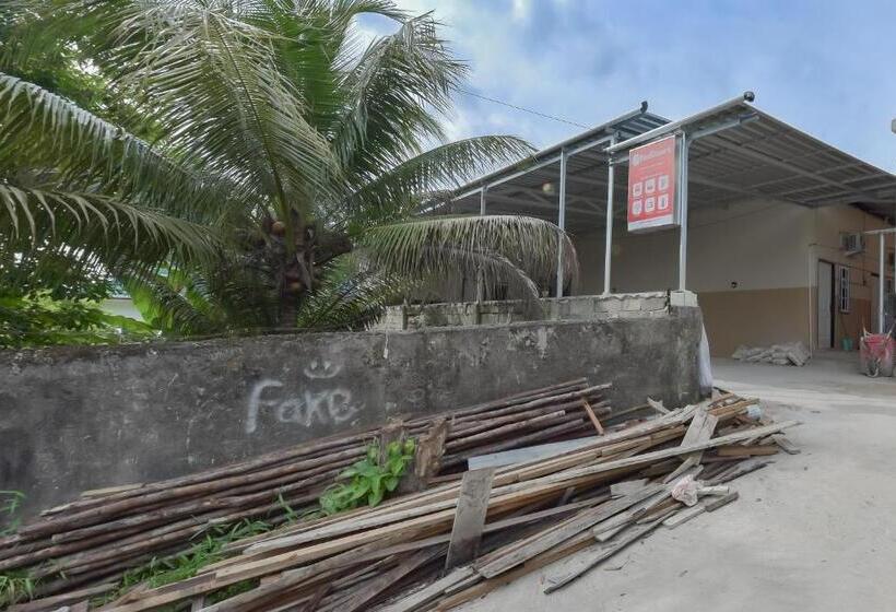 호텔 Reddoorz Near Juwata Airport Tarakan