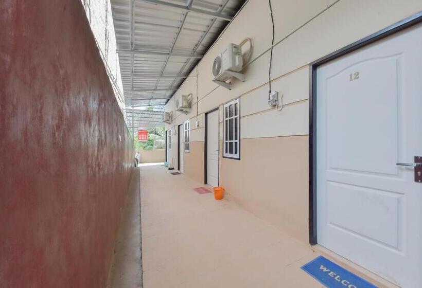 هتل Reddoorz Near Juwata Airport Tarakan