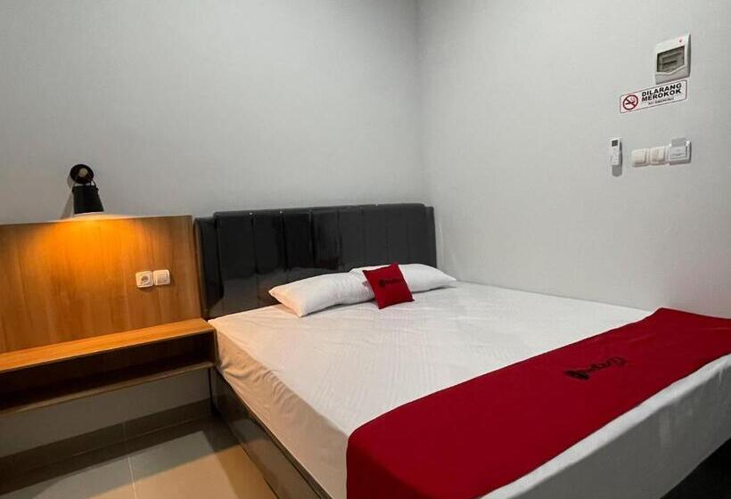 בית מלון כפרי Reddoorz Plus Near Alun Alun Kota Bora