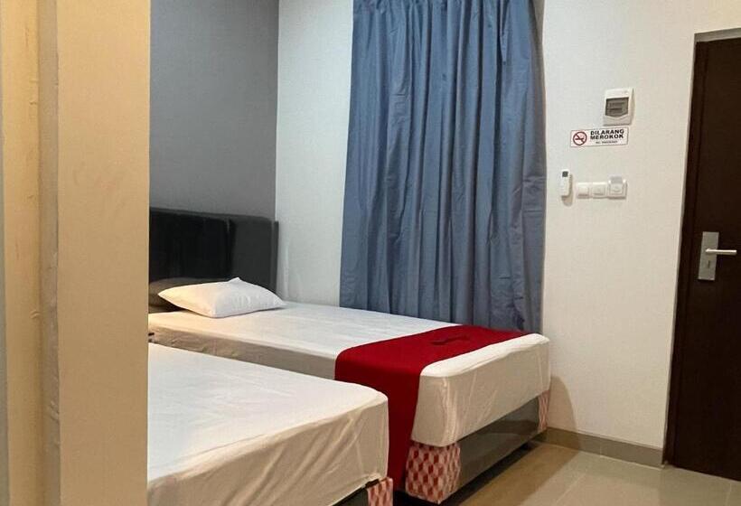 בית מלון כפרי Reddoorz Plus Near Alun Alun Kota Bora