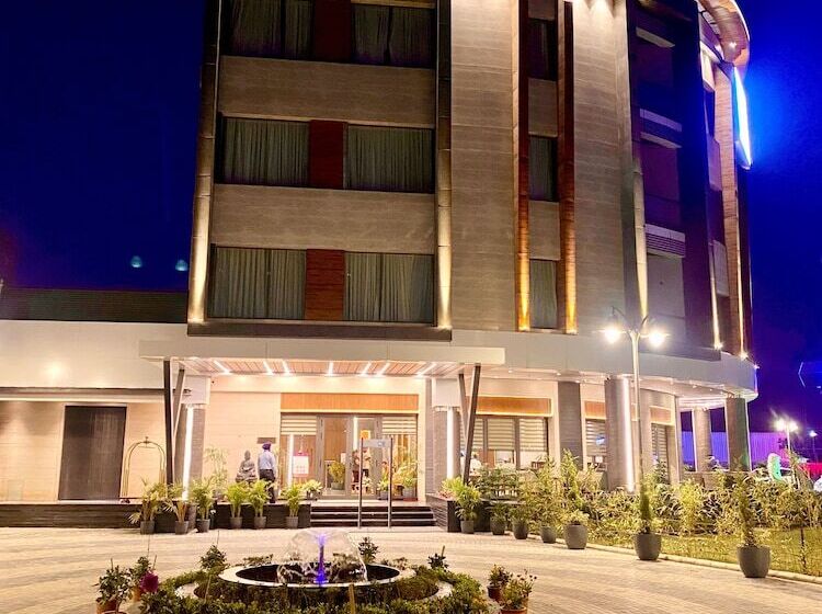Отель Regenta Place Chandigarh Mohali