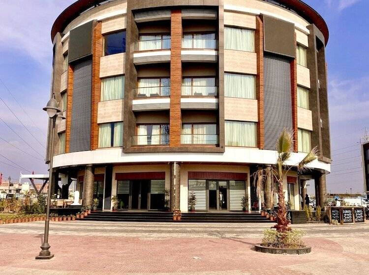 Отель Regenta Place Chandigarh Mohali