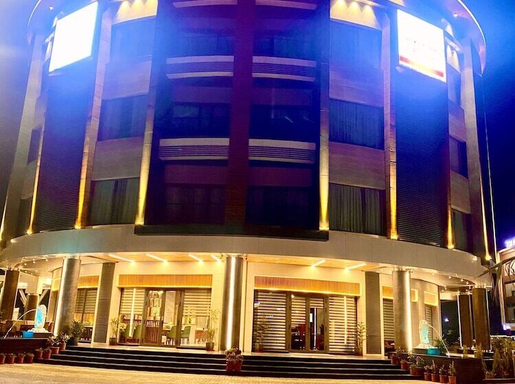 Отель Regenta Place Chandigarh Mohali