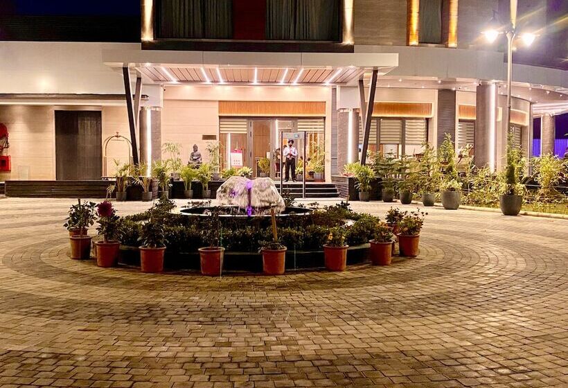 Отель Regenta Place Chandigarh Mohali