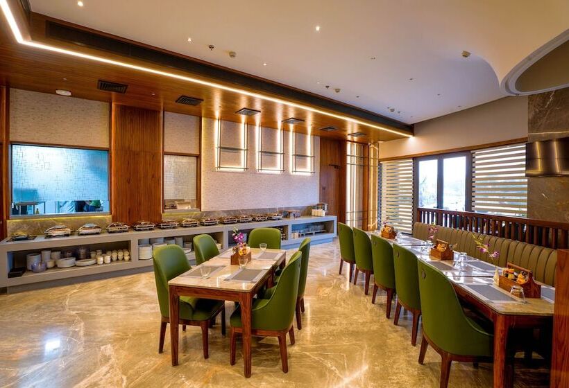 Отель Regenta Place Chandigarh Mohali