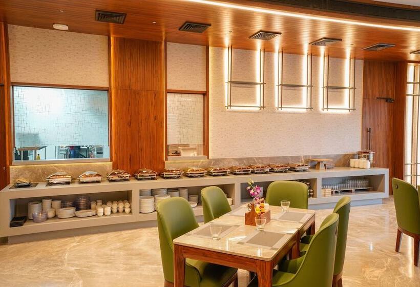 Отель Regenta Place Chandigarh Mohali