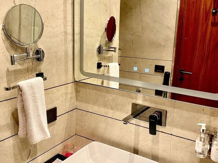 호텔 Regenta Place Chandigarh Mohali