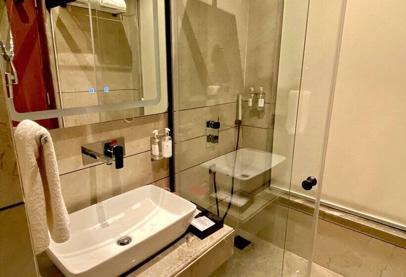 Отель Regenta Place Chandigarh Mohali