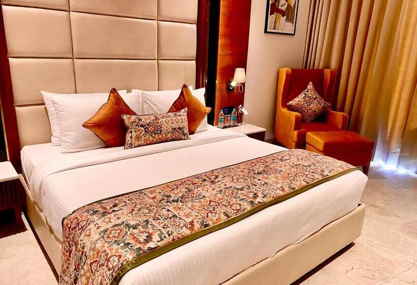 Отель Regenta Place Chandigarh Mohali