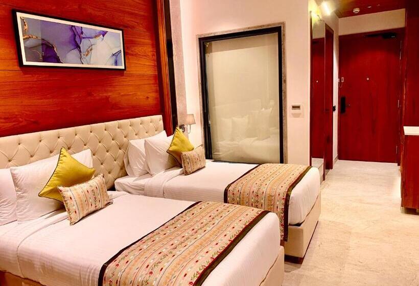 Отель Regenta Place Chandigarh Mohali