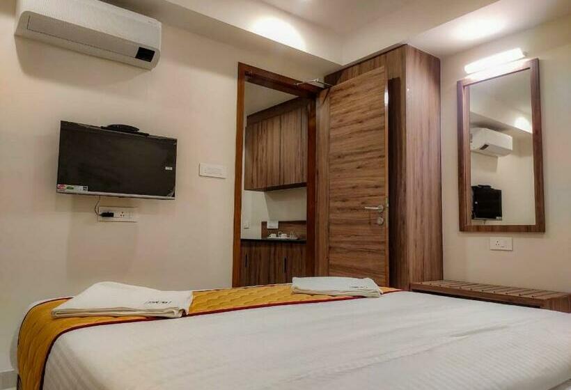 Hotel Rr Mount Elite Suites